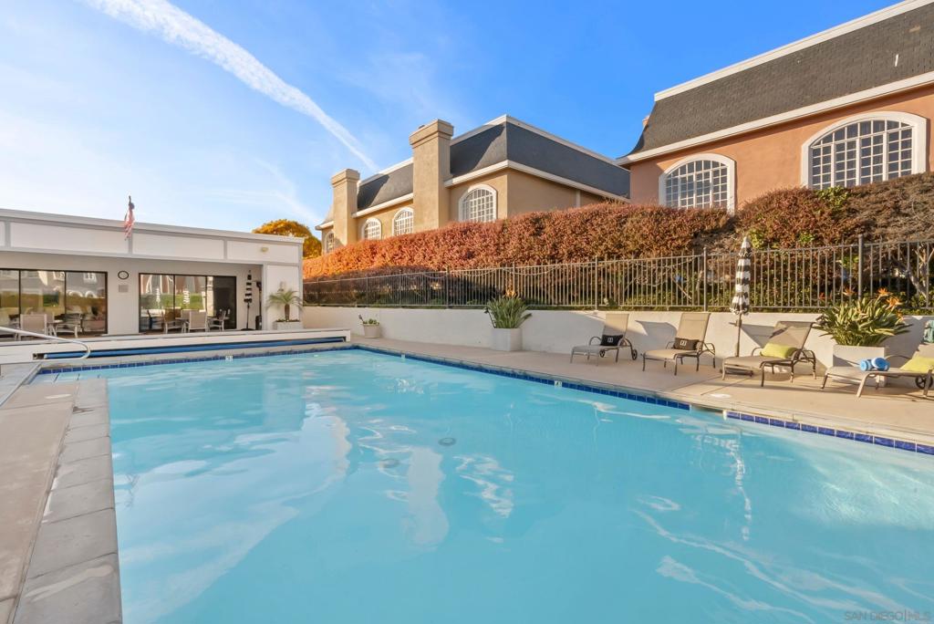 7437 Avenida De Palais - photo 13