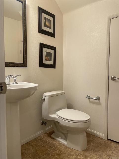 Detail Gallery Image 7 of 16 For 2152 Cherry Blossom Ct #206,  Chula Vista,  CA 91915 - 3 Beds | 3/1 Baths