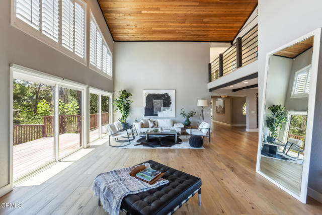 Detail Gallery Image 13 of 73 For 3643 Hampstead Rd, Glendale,  CA 91206 - 8 Beds | 6 Baths
