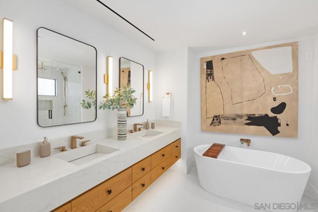 Image 12 of 43 For 744 Bonair St
