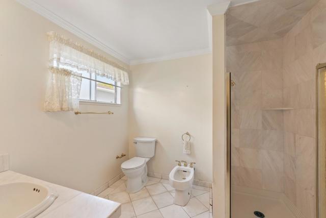 6137 Oak Forest Way, San Jose CA: https://media.crmls.org/mediaz/6dd347e1-ab0b-4f77-b061-d311e7674263.jpg