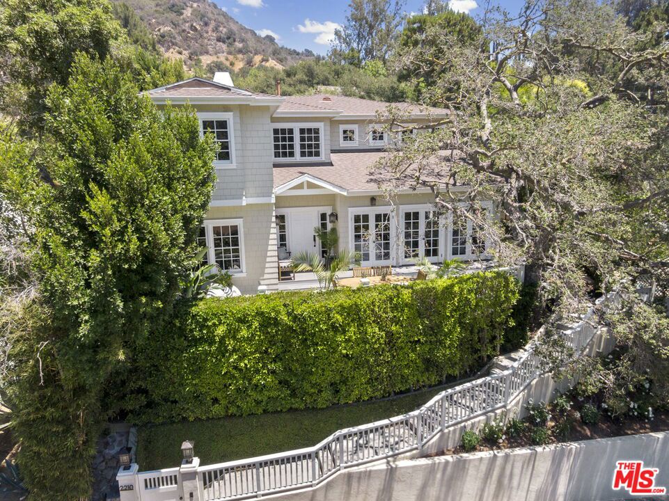 2210 Beverly Glen Place