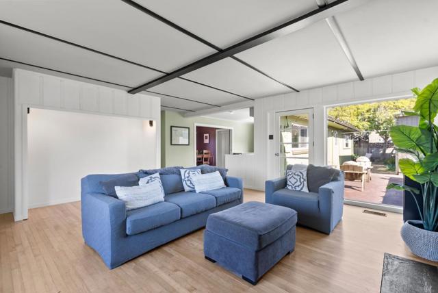 414 Vermont Avenue, Moss Beach CA: https://media.crmls.org/mediaz/6dd433e9-9710-4a26-81a6-9436bc49362e.jpg