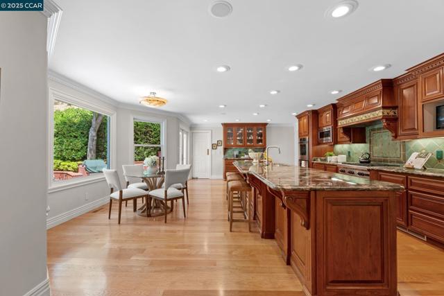 32 Kensington Ct, Alamo CA: https://media.crmls.org/mediaz/6dd43a14-7b55-4399-bc4f-245b29ece615.jpg