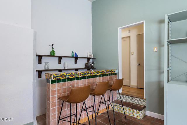 11074 Emelita Street Street, Los Angeles CA: https://media.crmls.org/mediaz/6dd440a7-441d-48da-89c0-643e4b071598.jpg