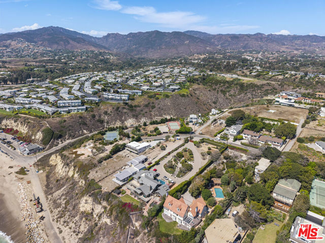 7007 Birdview Avenue, Malibu CA: https://media.crmls.org/mediaz/6dd45df4-a97d-43fb-86ad-222e93189051.jpg