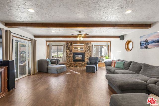1197 Oriole Road, Wrightwood CA: https://media.crmls.org/mediaz/6dd48651-578d-4974-9de8-f189ac9e6219.jpg
