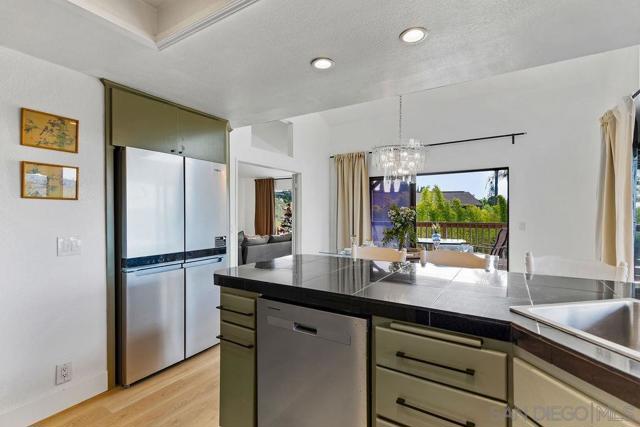 4339 Macronald Dr., La Mesa CA: https://media.crmls.org/mediaz/6dd4af56-85fc-432f-984b-d7eb9f36c982.jpg