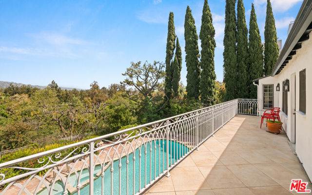 850 Birchwood Drive, Los Angeles CA: https://media.crmls.org/mediaz/6dd51a5d-d05d-4c96-b8c0-5b13e22062f0.jpg
