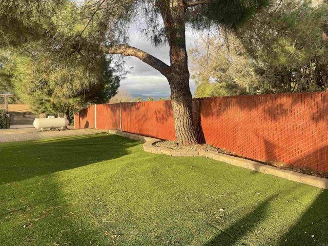 1758 El Cajon Lane, Ramona CA: https://media.crmls.org/mediaz/6dd5a56b-6217-470a-8457-854839b8a22e.jpg
