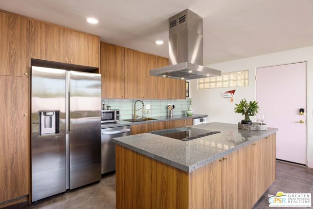 1111 E Palm Canyon Drive, Palm Springs CA: https://media.crmls.org/mediaz/6dd63178-7728-473d-8695-25f8d33cbffb.jpg
