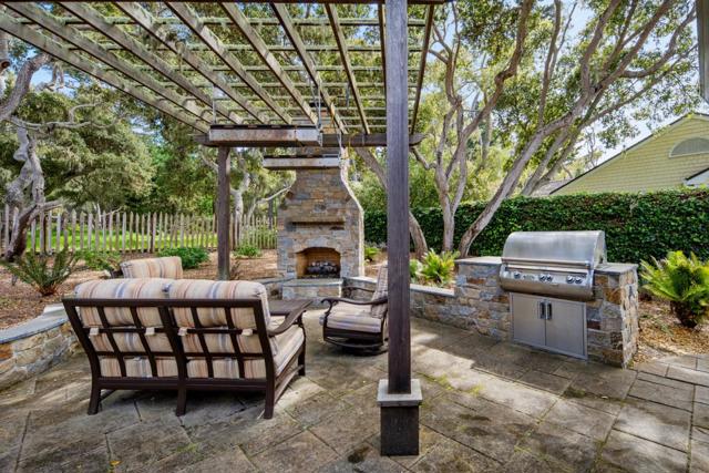 3125 Bird Rock Road, Pebble Beach CA: https://media.crmls.org/mediaz/6dd65779-f686-422b-9c8a-8531b66c3198.jpg