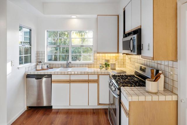 622 Avenue Balboa, El Granada CA: https://media.crmls.org/mediaz/6dd657e0-f31c-4990-b38d-e03cc663ede3.jpg