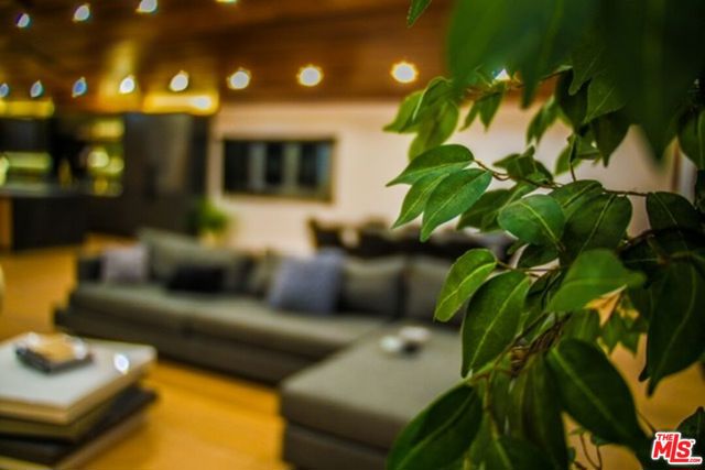 12354 Tiara Street, Valley Village CA: https://media.crmls.org/mediaz/6dd6e61c-07cb-474a-a40d-476b7e4f9861.jpg