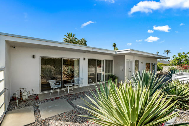 Image 34 of 60 For 76080 Fairway Drive