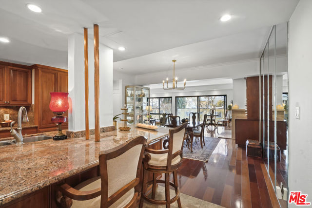 801 Ocean Avenue, Santa Monica CA: https://media.crmls.org/mediaz/6dd8847d-3642-49a4-9c97-730d40e43af4.jpg