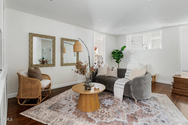 413 Sycamore Place, Sierra Madre CA: https://media.crmls.org/mediaz/6dd8b3ae-067e-4a0b-9944-70b3352824c6.jpg
