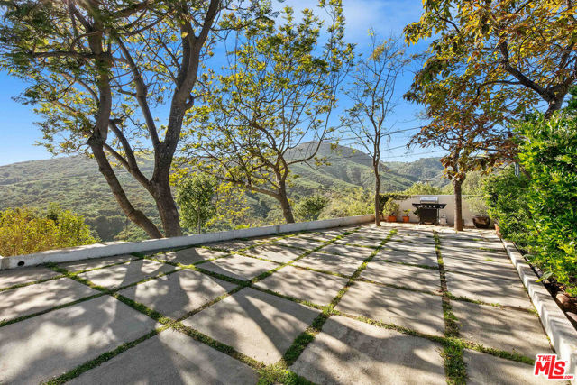 2727 Corral Canyon Road, Malibu CA: https://media.crmls.org/mediaz/6dd99d8f-3985-4cd3-9f0f-e2a4fe7e145b.jpg