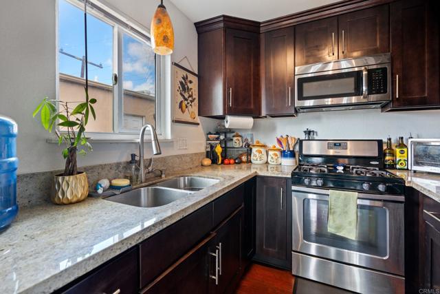 4239 35Th Street, San Diego CA: https://media.crmls.org/mediaz/6dd9a5fd-a19f-4ce8-a20e-b738115e5dc2.jpg