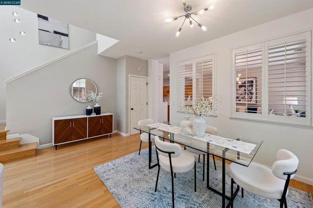 10647 Mcbride Ln, Dublin CA: https://media.crmls.org/mediaz/6dda1d13-7b33-4d75-8e48-52275f9a2864.jpg