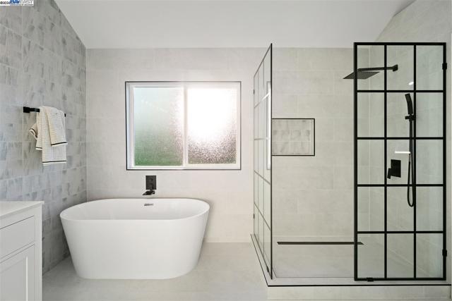 3198 Vintage Crest Dr, San Jose CA: https://media.crmls.org/mediaz/6dda963e-d6fc-404a-943c-dc4848cec830.jpg