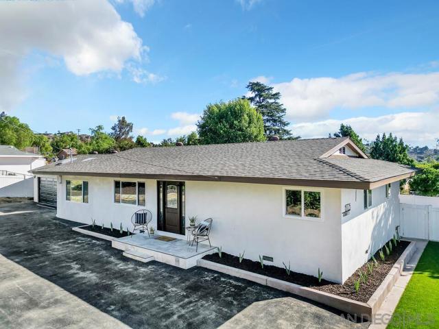 13725 Adrian St, Poway CA: https://media.crmls.org/mediaz/6ddb3868-743c-4751-9f70-9233443a449a.jpg