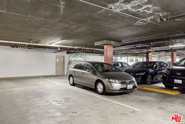 14050 Magnolia Boulevard, Sherman Oaks CA: https://media.crmls.org/mediaz/6ddbfcc4-1abd-446d-9765-c63acb7f6efd.jpg
