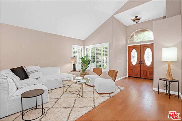 1668 Fox Springs Circle, Newbury Park CA: https://media.crmls.org/mediaz/6ddc48c6-8e97-4a07-9c6c-d1602078b644.jpg