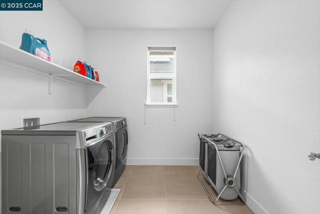 205 Goose Creek Ave, Brentwood CA: https://media.crmls.org/mediaz/6ddc4aba-ae4a-45d0-b9a5-24b98b0db5cc.jpg