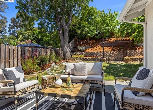2485 Talavera Dr, San Ramon CA: https://media.crmls.org/mediaz/6ddcb751-2fe5-4704-83aa-d2ff8a920b7d.jpg