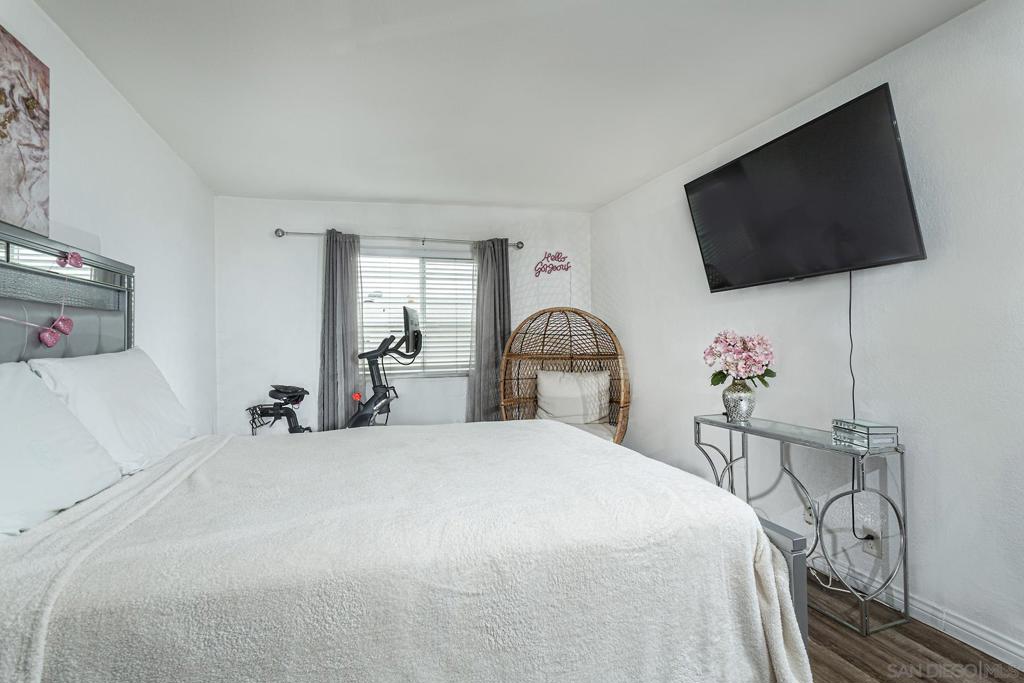 MLS #250030448SD img 12