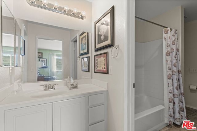 33716 Salvia Lane, Murrieta CA: https://media.crmls.org/mediaz/6ddeb106-5851-4280-a701-ddeb92e3806b.jpg