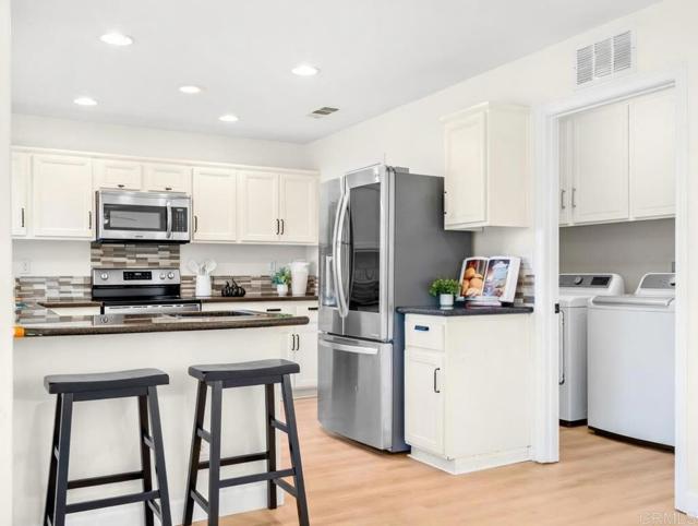 Detail Gallery Image 13 of 38 For 40595 Heyerdahl Ave, Murrieta,  CA 92563 - 4 Beds | 2 Baths