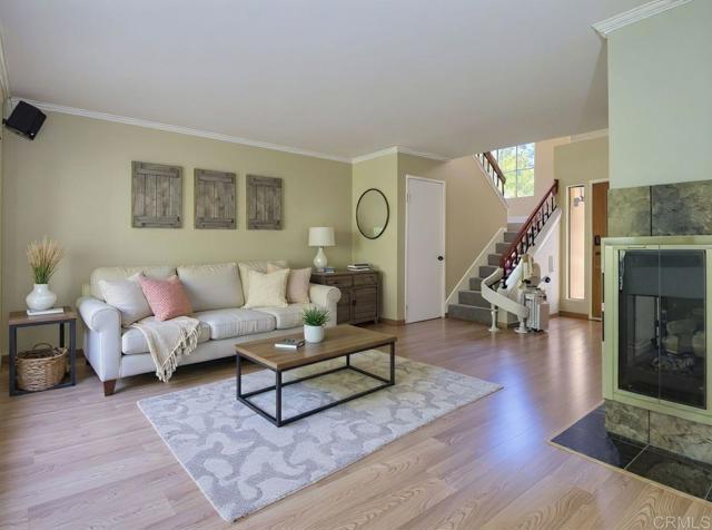Detail Gallery Image 3 of 23 For 10473 Crosscreek Ter, San Diego,  CA 92131 - 2 Beds | 2/1 Baths