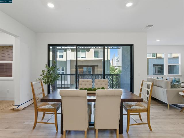 44862 S Grimmer Blvd, Fremont CA: https://media.crmls.org/mediaz/6ddf4342-cf1f-4602-86bb-7ff63b336986.jpg