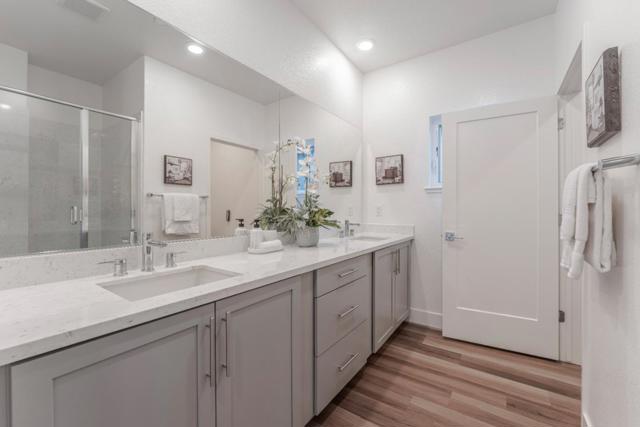Image 29 of 34 For 975 41st Street 135