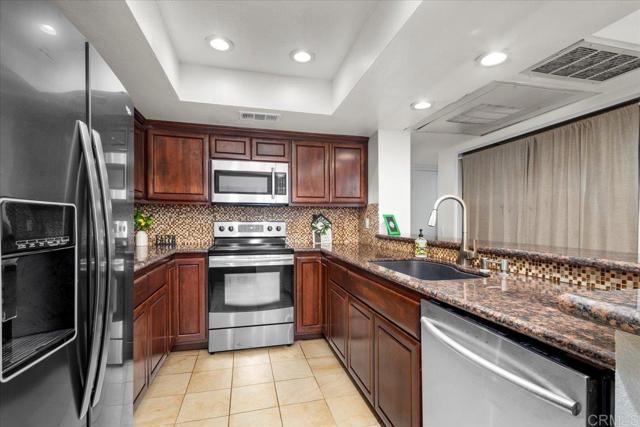 Detail Gallery Image 4 of 31 For 5885 El Cajon Bld #204,  San Diego,  CA 92115 - 2 Beds | 2 Baths