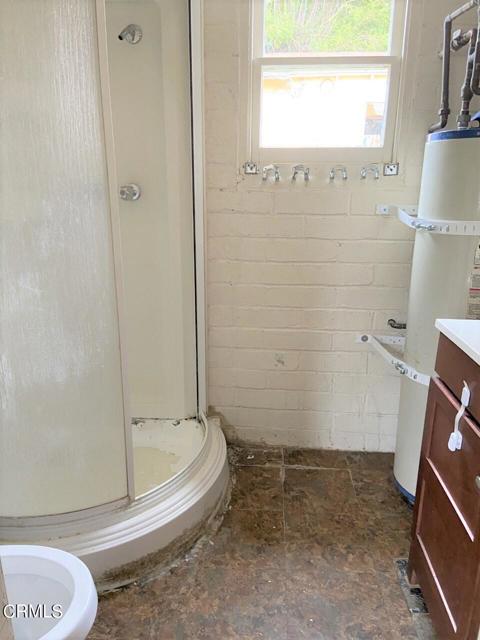 Back Unit Bathroom