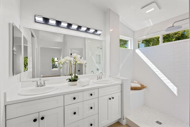 1421 Corte Clasica, San Marcos CA: https://media.crmls.org/mediaz/6de0eaab-3c35-4825-a607-6d878bf27a07.jpg