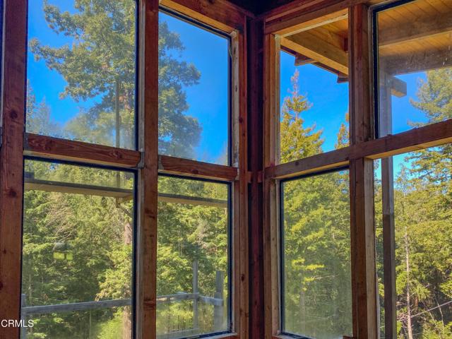 15137 Mitchell Creek Drive, Fort Bragg CA: https://media.crmls.org/mediaz/6de1026d-add4-41e1-b114-d5a90721e572.jpg