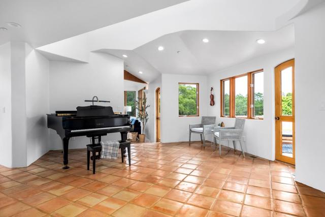 6034 Thurber Lane, Santa Cruz CA: https://media.crmls.org/mediaz/6de1206f-94bb-47db-b6ca-513681e023d0.jpg