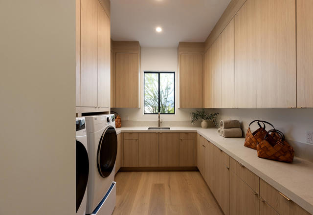 Image 29 of 50 For 3 Sanctuary Way