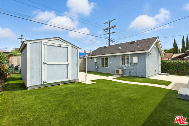 3521 W 58th Place, Los Angeles CA: https://media.crmls.org/mediaz/6de13321-a604-4b71-982c-e1a0856e0be1.jpg