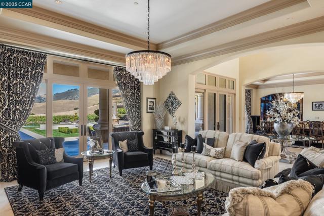 940 Eagle Ridge Dr, Danville CA: https://media.crmls.org/mediaz/6de26827-f7df-4221-ad39-570e14e8dfd4.jpg