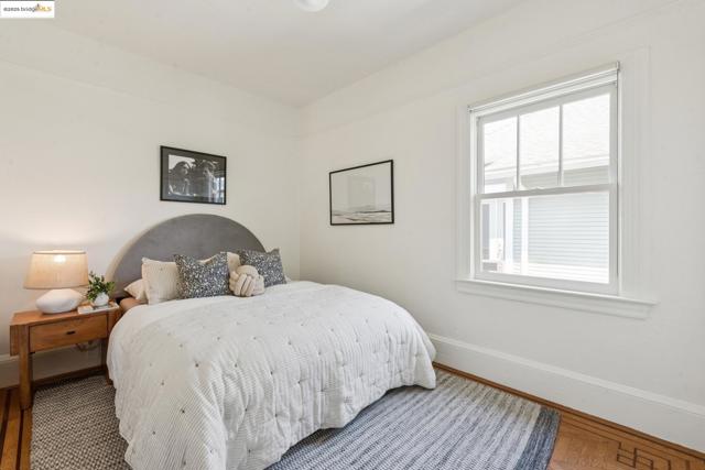 6521 Herzog St, Oakland CA: https://media.crmls.org/mediaz/6de26edb-a396-4e73-87e0-0ffcbe05cd7d.jpg