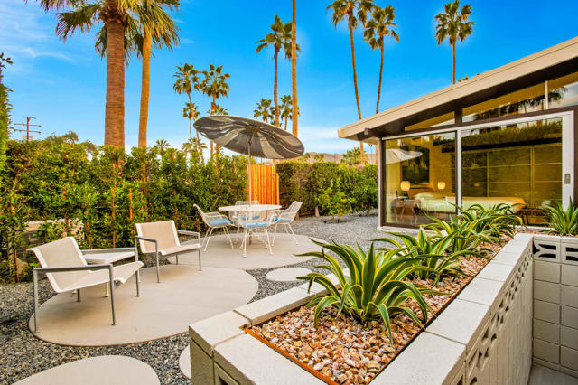 Image 37 of 83 For 992 La Jolla Road