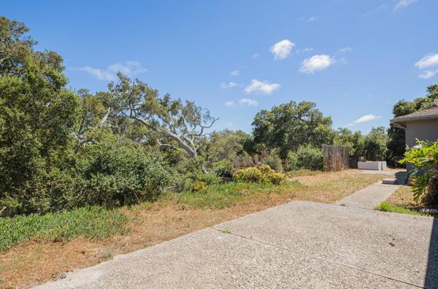 9375 Bur Oak Place, Salinas CA: https://media.crmls.org/mediaz/6de3677f-c48a-4e10-8923-f409487814ad.jpg