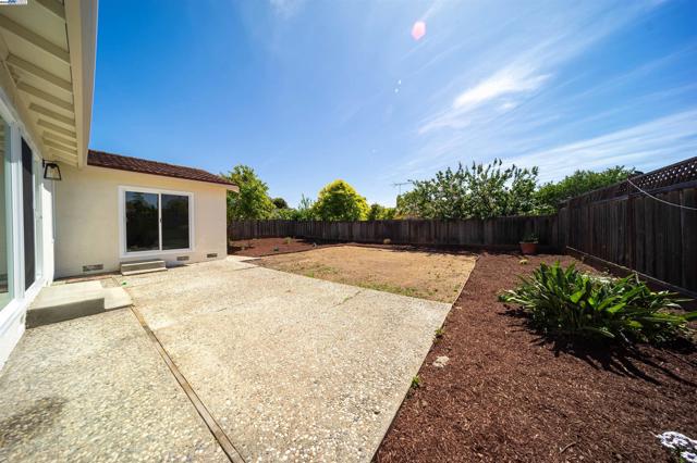 35459 Galen Pl, Fremont CA: https://media.crmls.org/mediaz/6de3c676-31c8-412d-879f-298f8dce12de.jpg