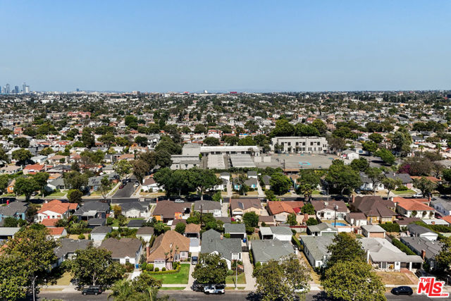 3860 Hepburn Avenue, Los Angeles CA: https://media.crmls.org/mediaz/6de45a86-1d6f-4bfe-8acb-225849dc93a0.jpg
