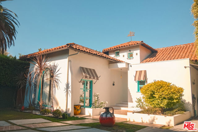455 N Crescent Heights Boulevard, Los Angeles CA: https://media.crmls.org/mediaz/6de45eed-bd49-4094-bac0-0f95e9b5e99b.jpg